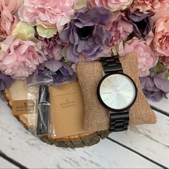 Luxury 100% Handmade Ebony Wood Quartz Watch - Picture 15 of 16